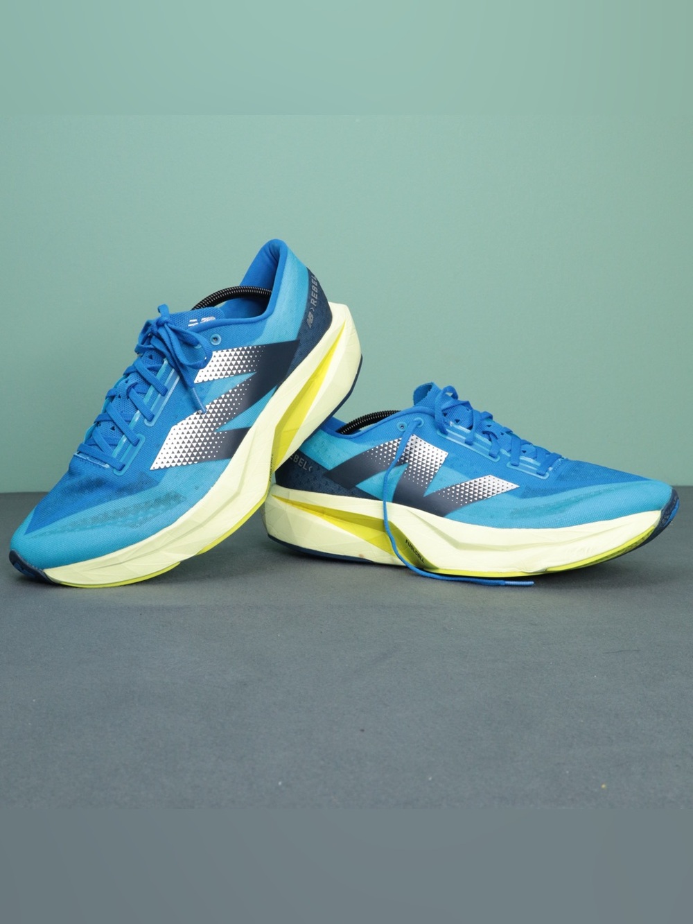 New Balance FuelCell Rebel v4 Blue Yellow Running Shoes MFCXLQ4 Men's Size 13